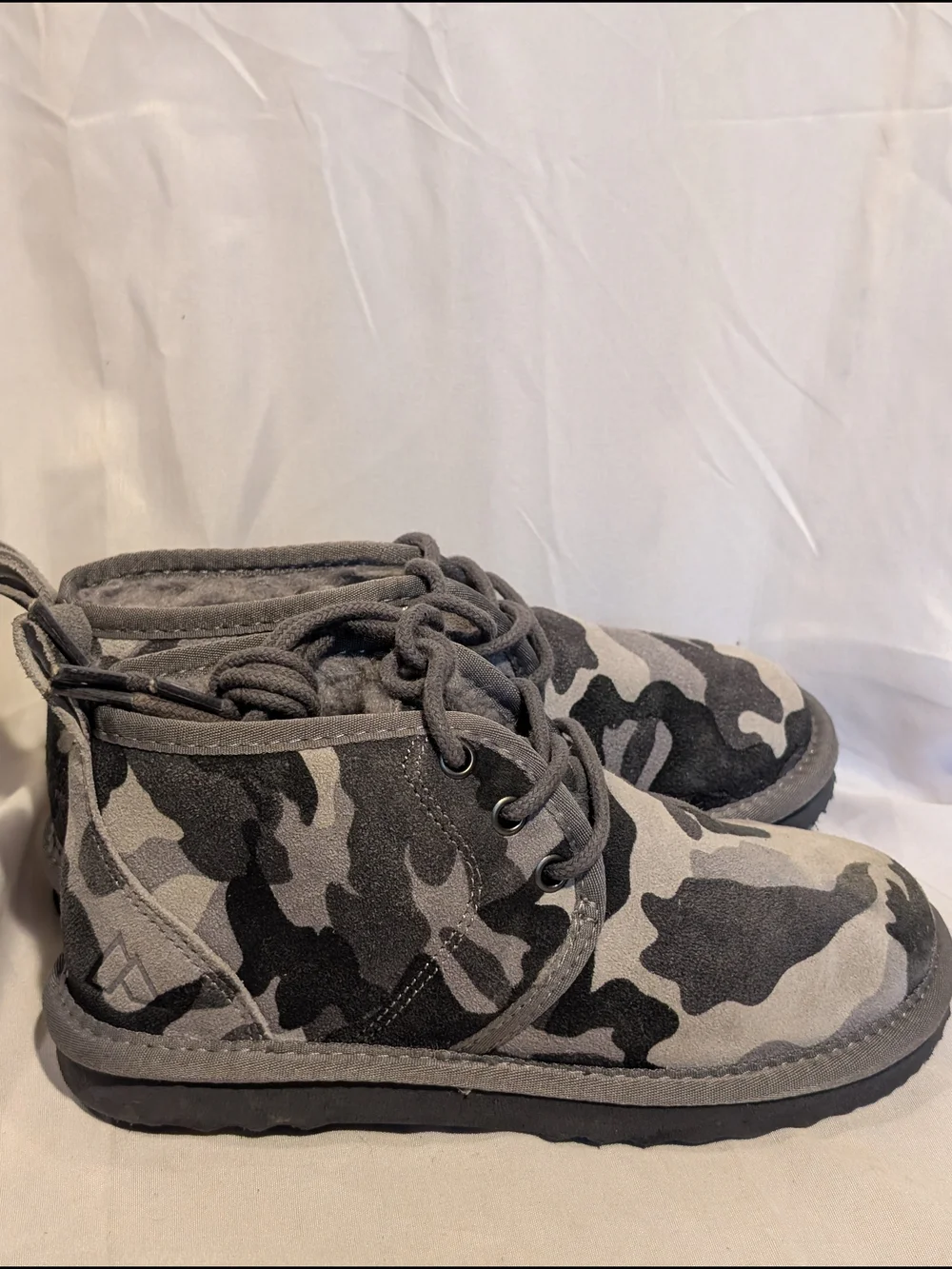Alpine Design Gray and Black Camo Kids Lace-Up Chukka Boots